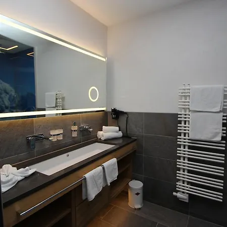 ホテル Garni Monte Bianco イシュグル