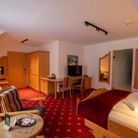 Garni Monte Bianco ホテル イシュグル