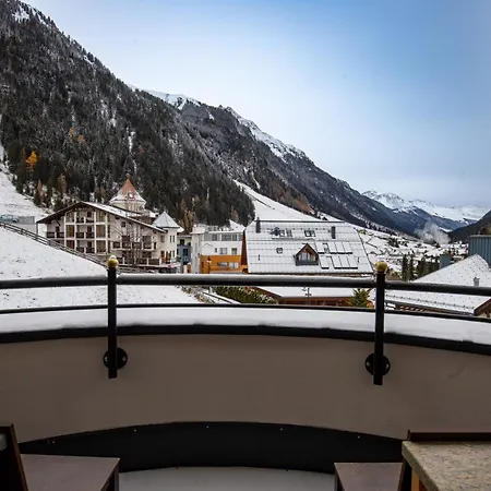 Garni Monte Bianco イシュグル