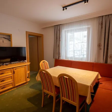 ホテル Garni Monte Bianco