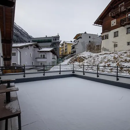Garni Monte Bianco Otel Ischgl