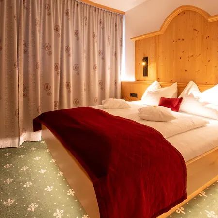 Garni Monte Bianco ホテル 4*