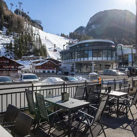 ホテル Garni Monte Bianco 4*