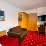 Garni Monte Bianco ホテル イシュグル
