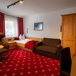 ホテル Garni Monte Bianco イシュグル