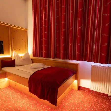 Garni Monte Bianco فندق ايشجل